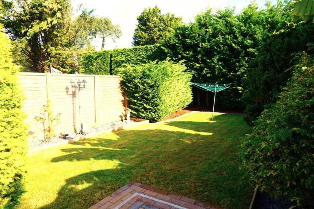 Lovely Family Home In Rainham, Kent Рейнхем Экстерьер фото